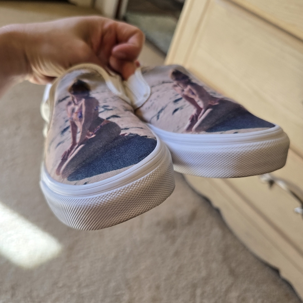 Women's Graphic Slip-On Shoes - Picture 3 of 9